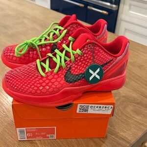 Nike Kobe 6 Protro Reverse Grinch (GS) Red Sneakers with Green Laces